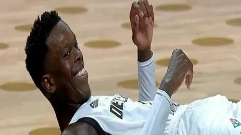 国乒重庆冠军赛次日三人晋级决赛圈角逐